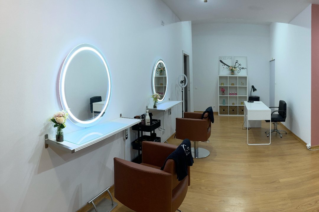 Cristiane Almeida | Espaço Completo e Especializado, Oporto