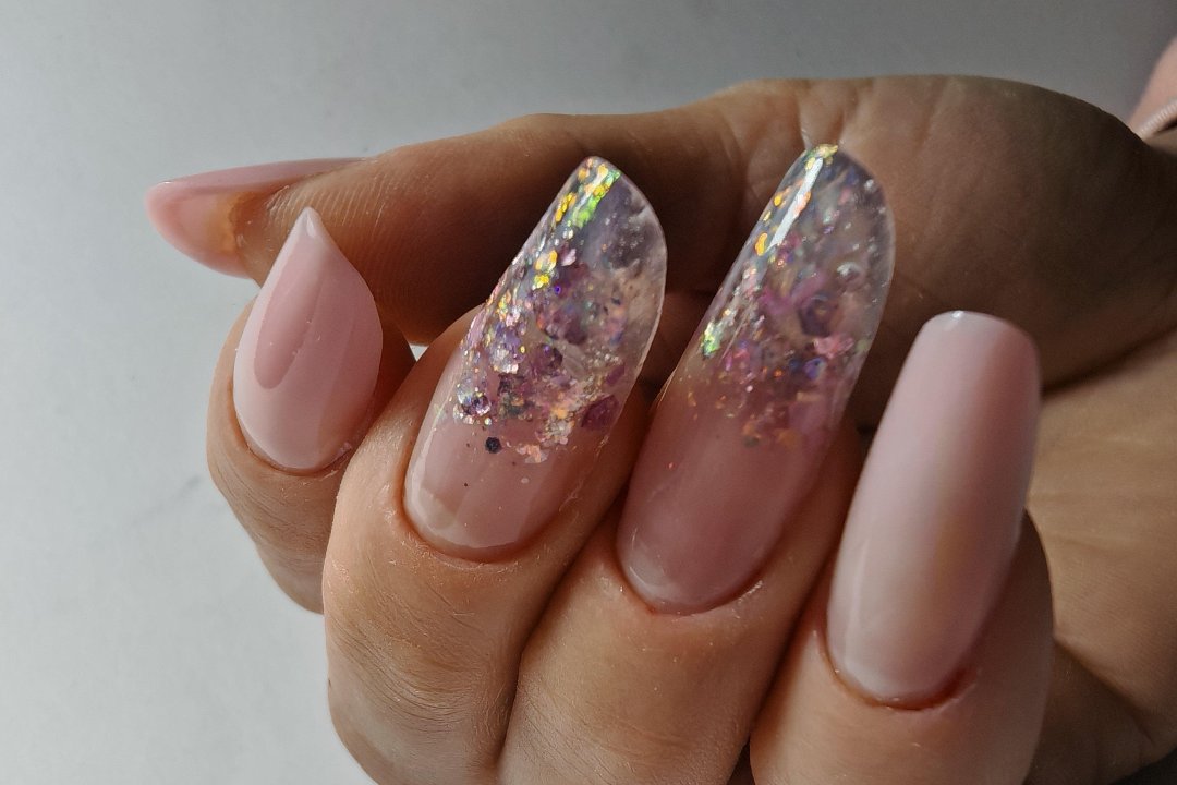 Vicky Tar Nail Tech at Salon 182, Loughton, Essex