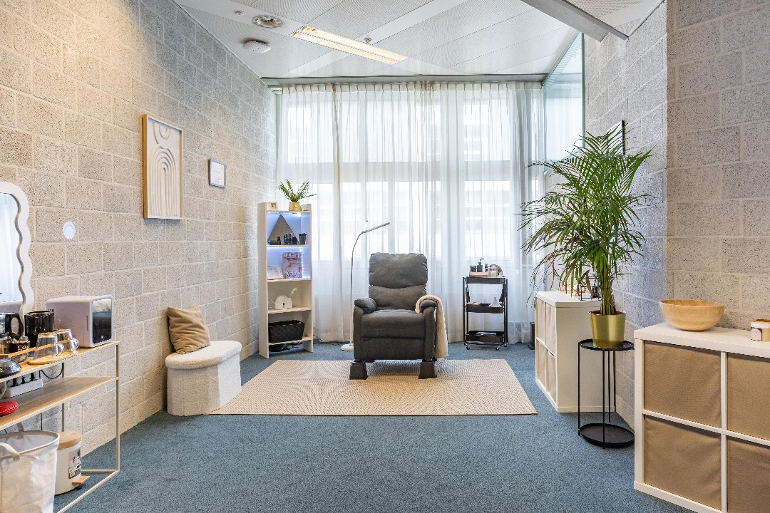 Jowiful Beauty Studio, Laan van NOI, The Hague
