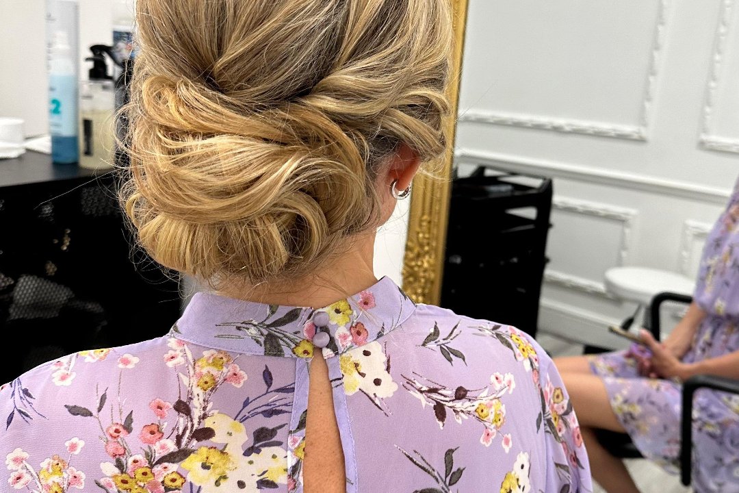 Hair Artstyle - Oksana Hairdresser, Ennismore Gardens, London