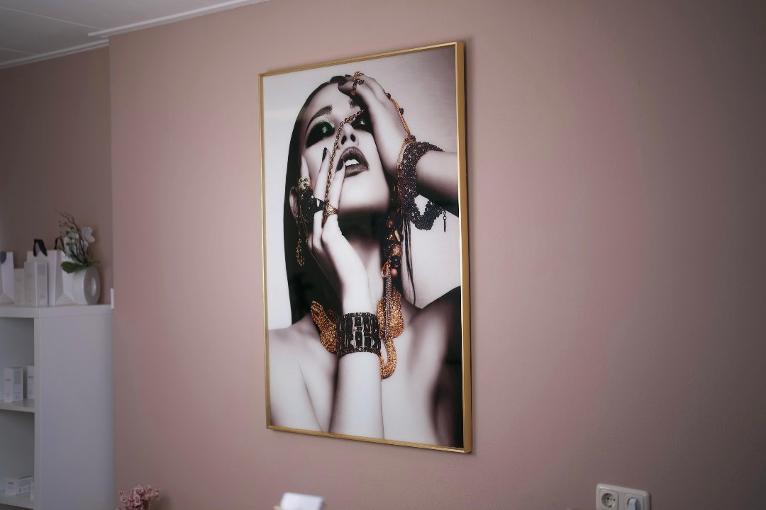 Divine Skin, Nuenen, Noord-Brabant