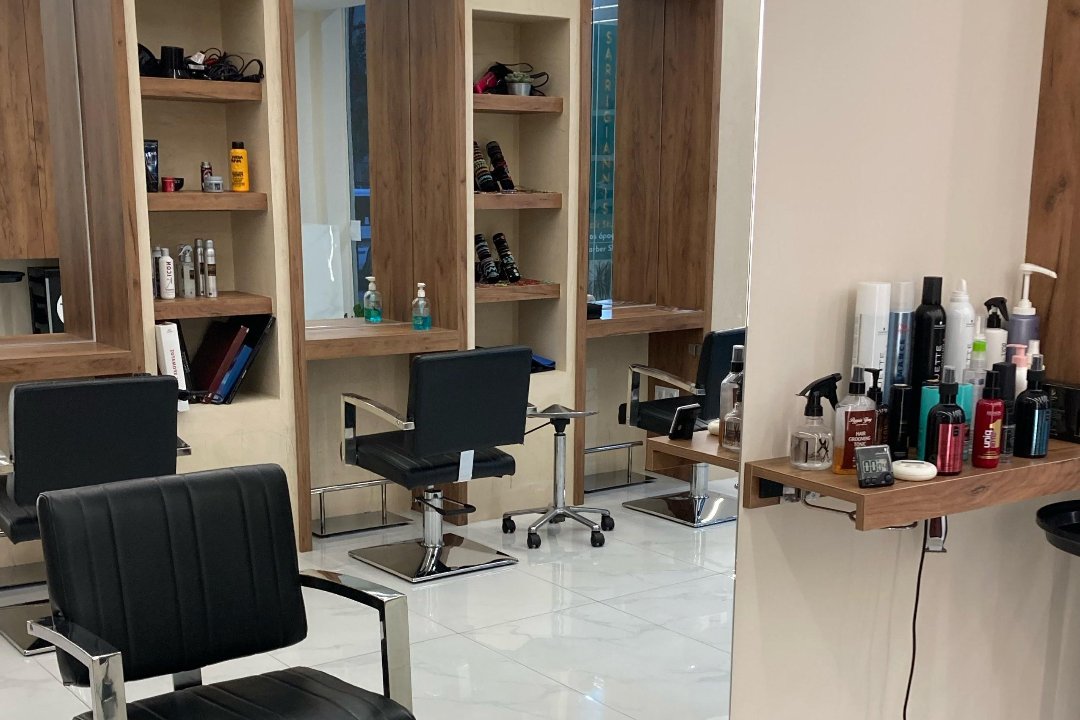 Sarrigiannis Hair Studio, Πειραιάς