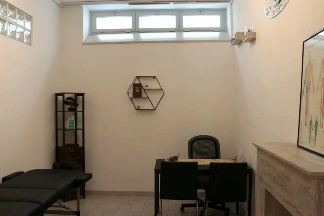 Studio Osteopatico Massoterapico Sapone, Metro Sondrio, Milano