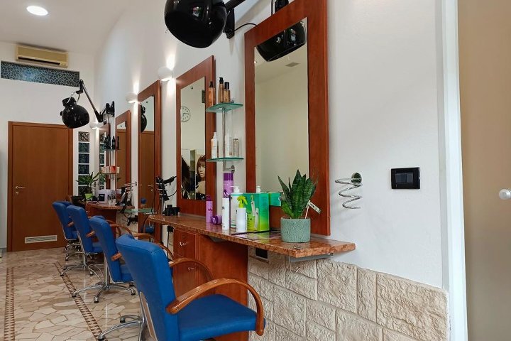 Dna Bellezza Centro Estetico e Parrucchiere - Coiffure Bologna - Photo de galerie - OneBooking
