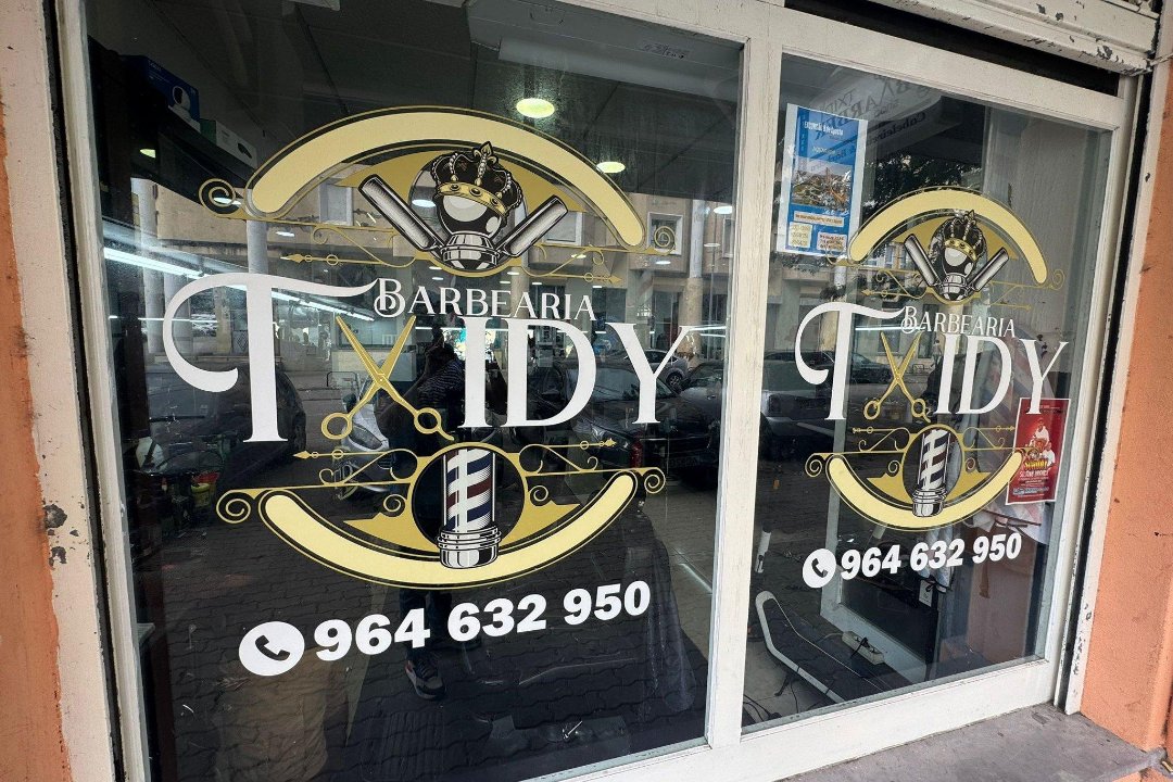 Barbearia Txidy, Almada