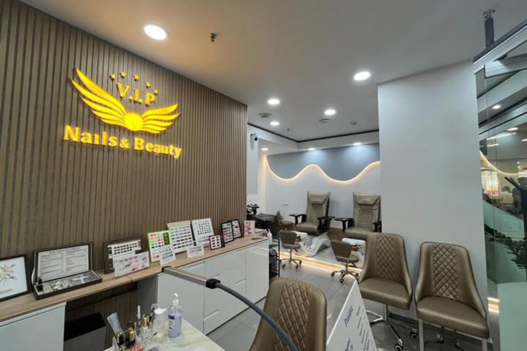 VIP Nails in der Lugner City, Lugner City, Wien