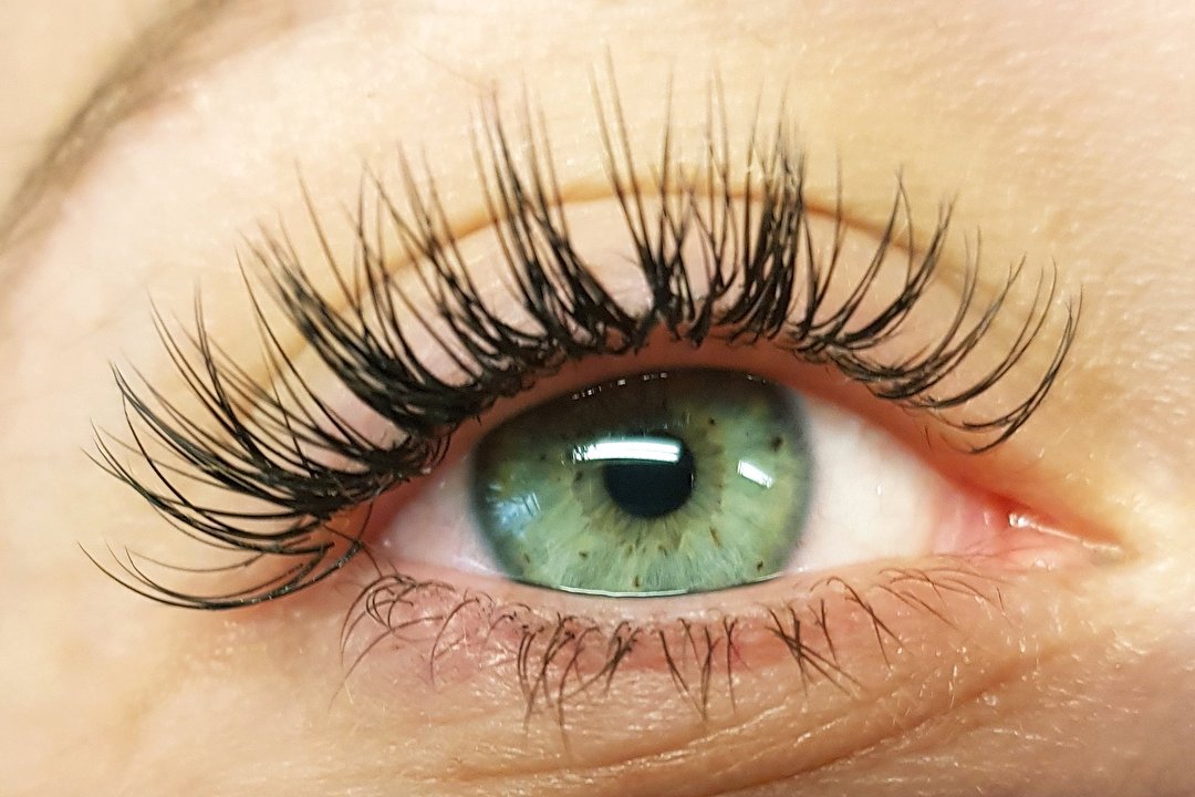 Flash Your Lashes Treatment Room, Epsom, Surrey