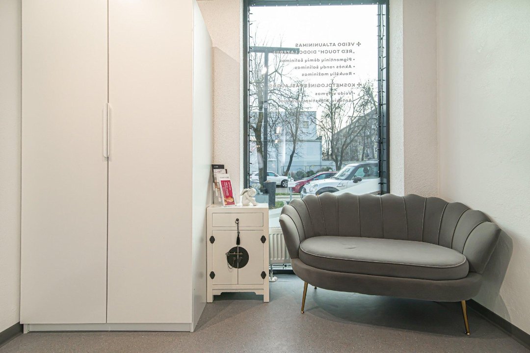 Eglė - Manikiūro pedikiūro  meistrė. CosmeticsM Grožio Namai, Kauno gatve, Vilnius