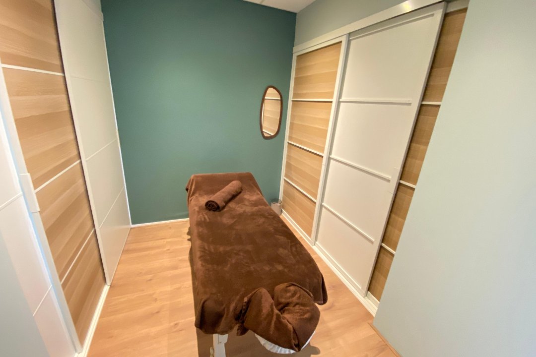 Sylayurmassage, Asterlo Markt - Zuidwijk, Rotterdam