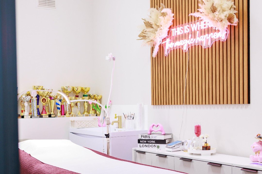 Brows & Waxing, Dorset Square, London