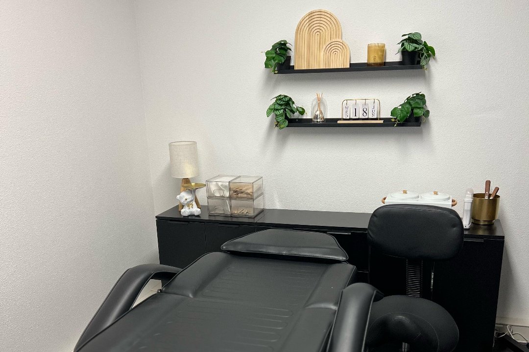 Milagro Wax, Alban Bergstraat, Almere