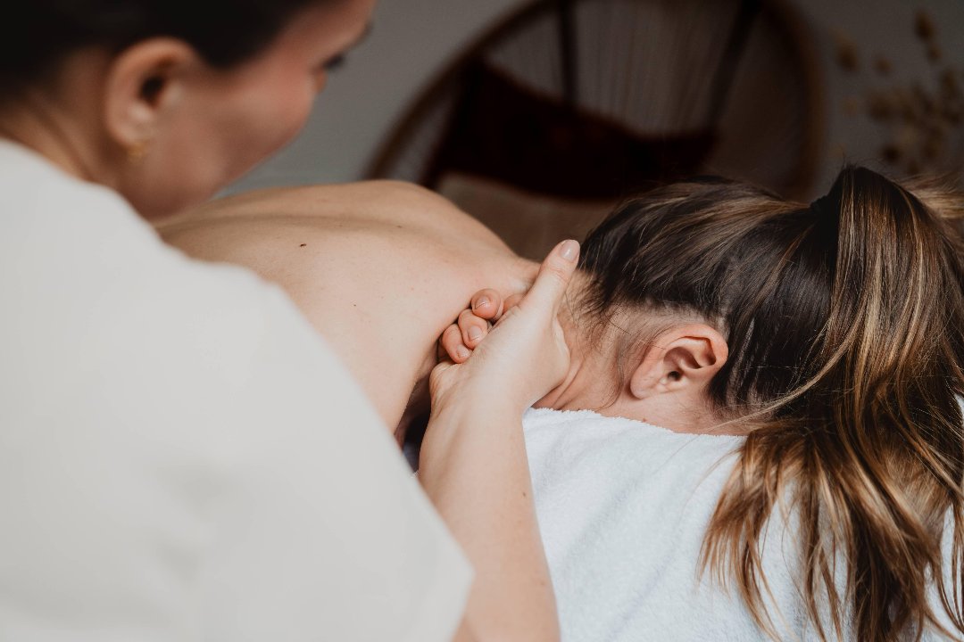 Florence Crenn - Massage Relaxant, Suédois, Deep Tissue & Femmes enceintes & Enfants & Bébés, Fuveau, Bouches-du-Rhône