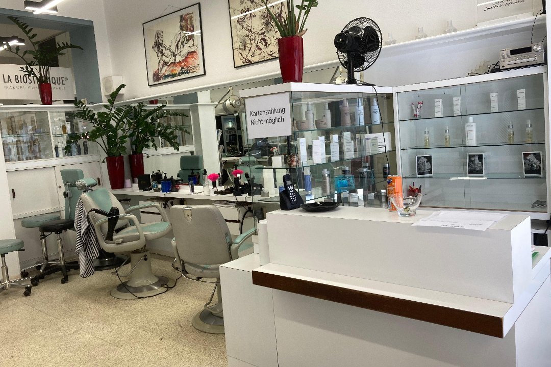 Momo Hairstyle, 20. Bezirk, Wien
