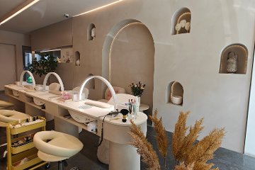 The Nail Hub.