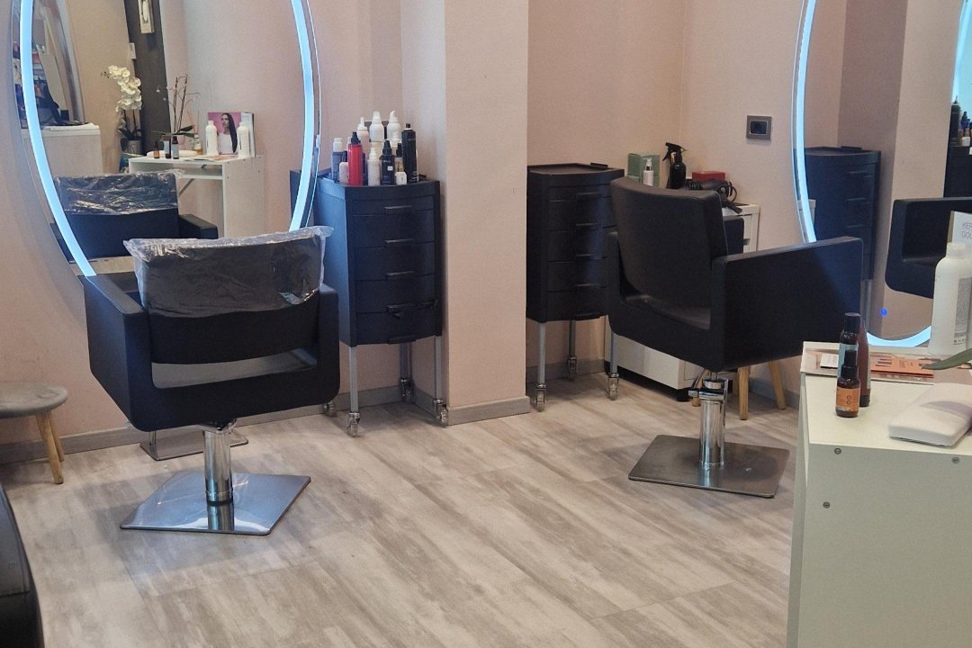 Mile Hair Spa e Beauty, Prato