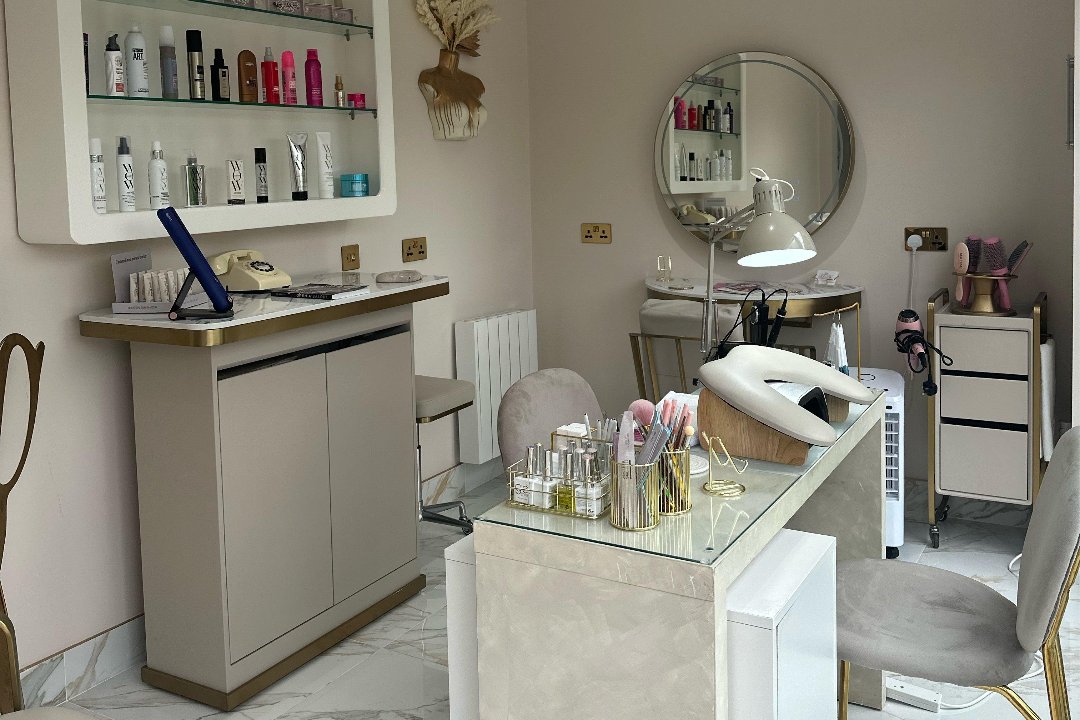 The Dolls Lounge, St Albans, Hertfordshire