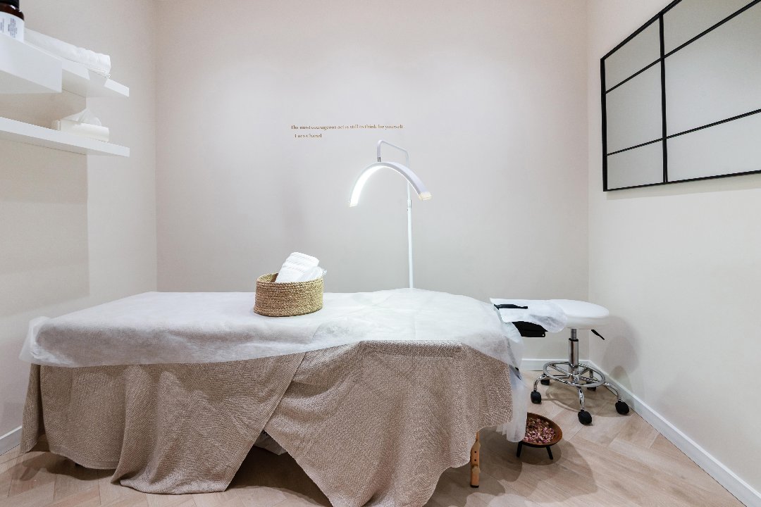 Aveli Beauty & Health Clinic, Bloemhof, Rotterdam