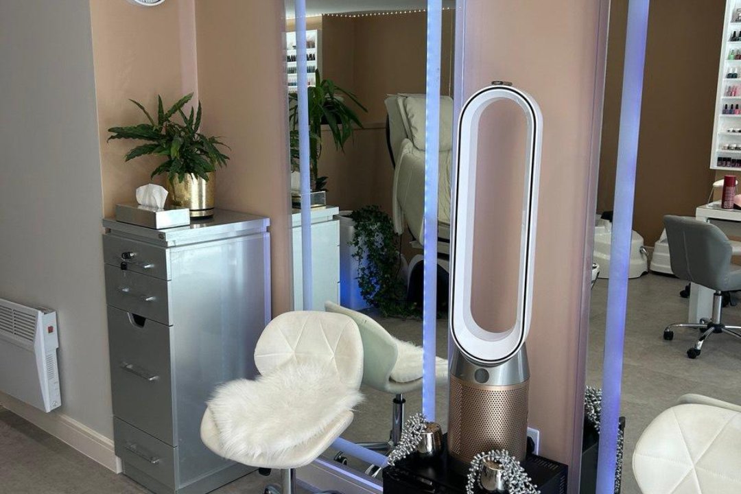 Modern Goddess Zone (B' Luxe), Central Hove, Brighton and Hove