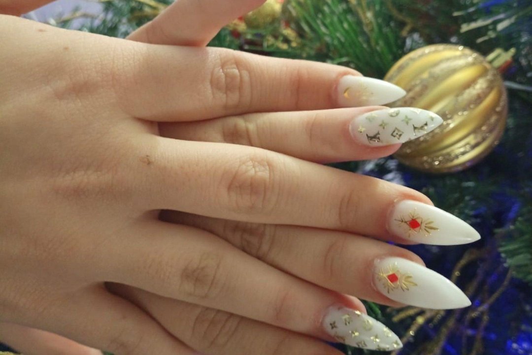 Laura Nails, Lazzaro, Calabria