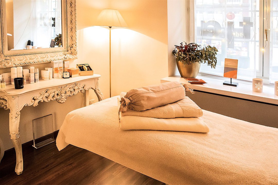 Katja Allure of Beauty, Kreis 1, Zürich