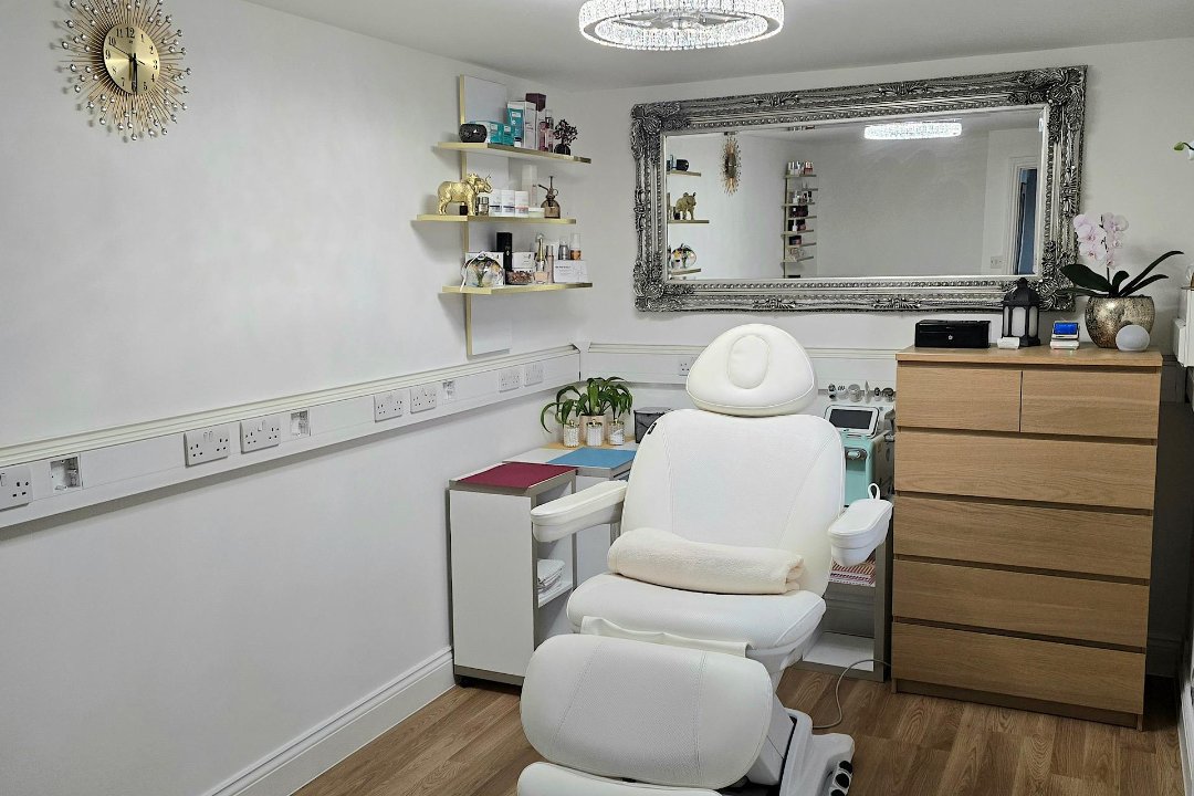AMBER BEAUTIES, Potters Bar, Hertfordshire