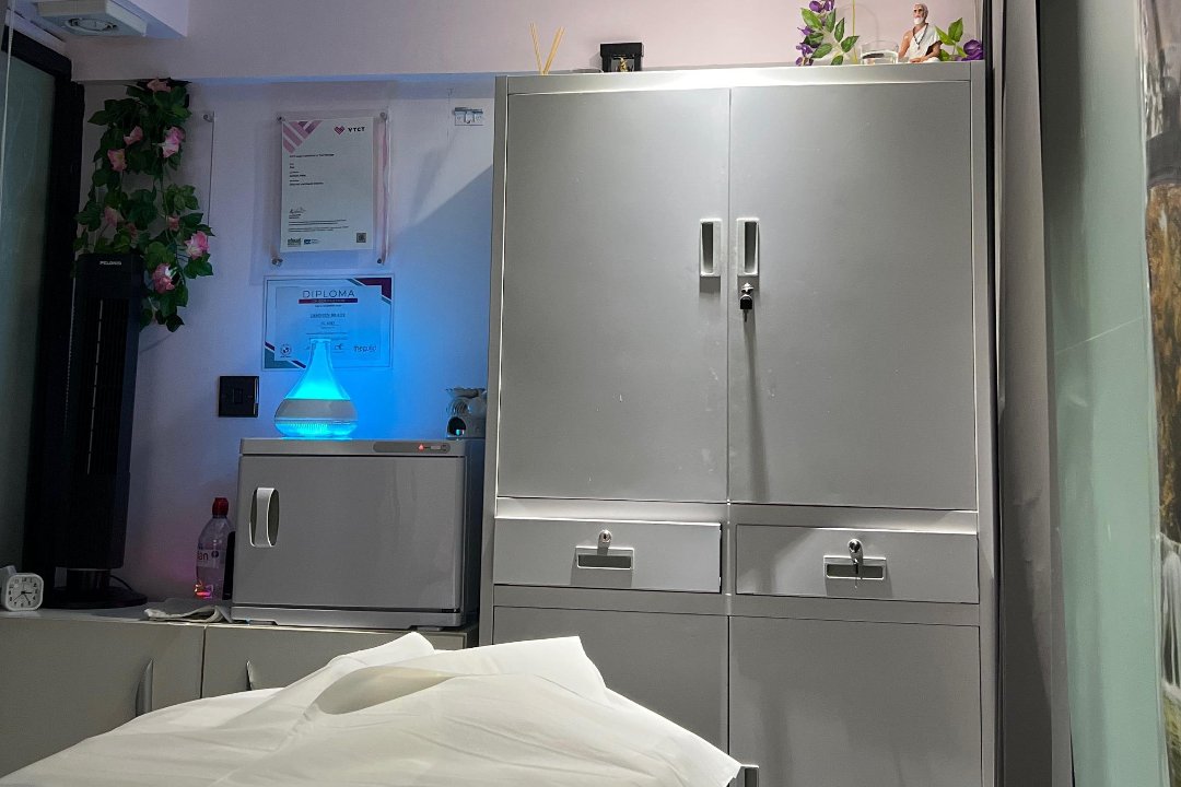 Thai massage , London, Edgware Road, London