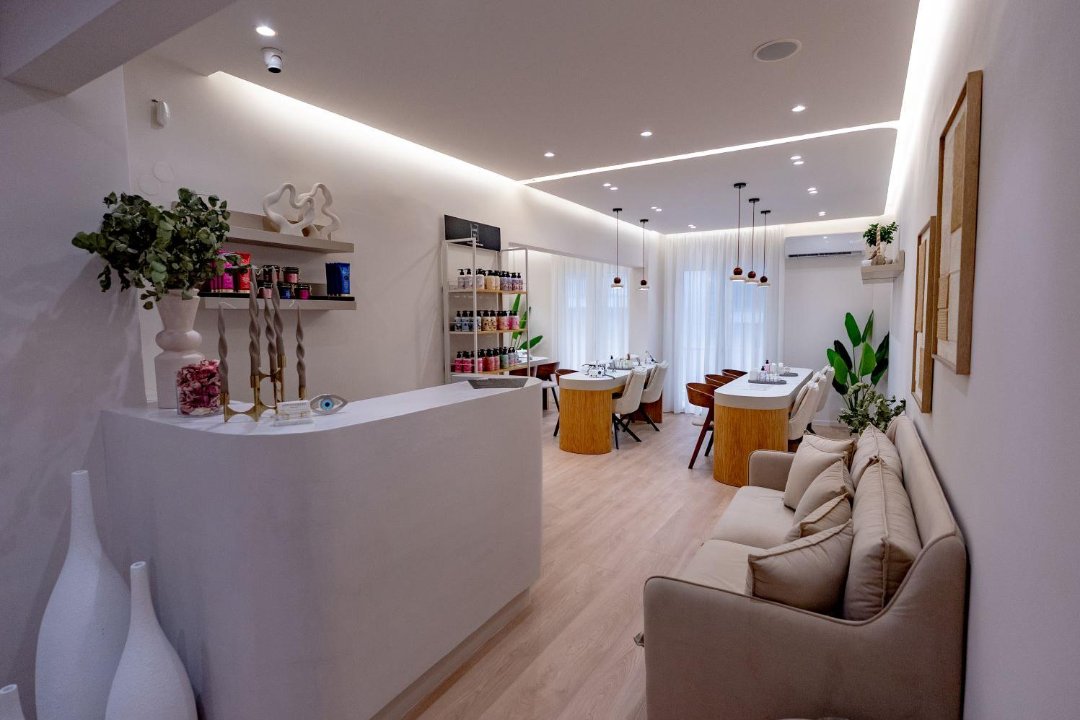 Loven Beauty Salon, Kentro Thessalonikis, Θεσσαλονίκη