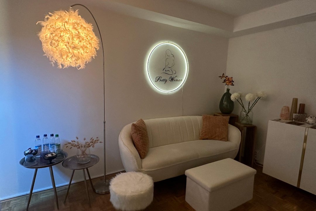 Anna Kosmetik, Rotkreuzplatz, München