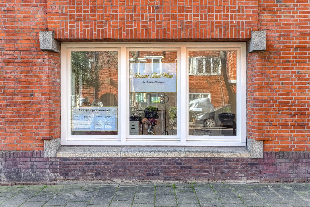 Brows That Wow by Natascha Rodriguez, Jan van Galenstraat, Amsterdam