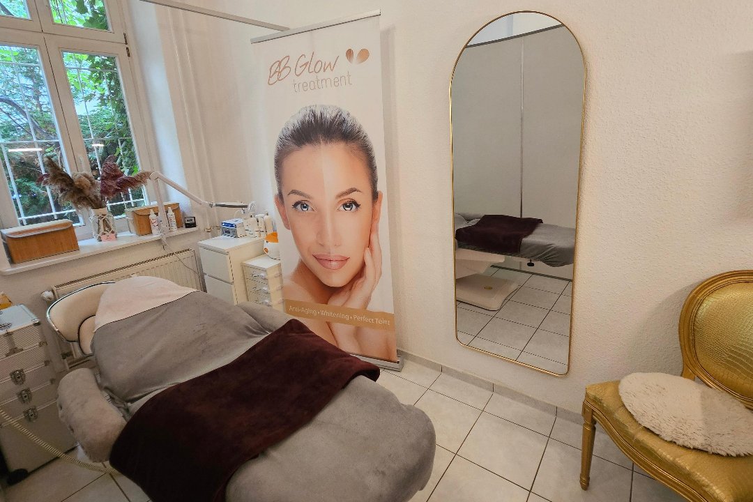 Olga Miller Beauty Salon, Greifswalder Straße, Berlin