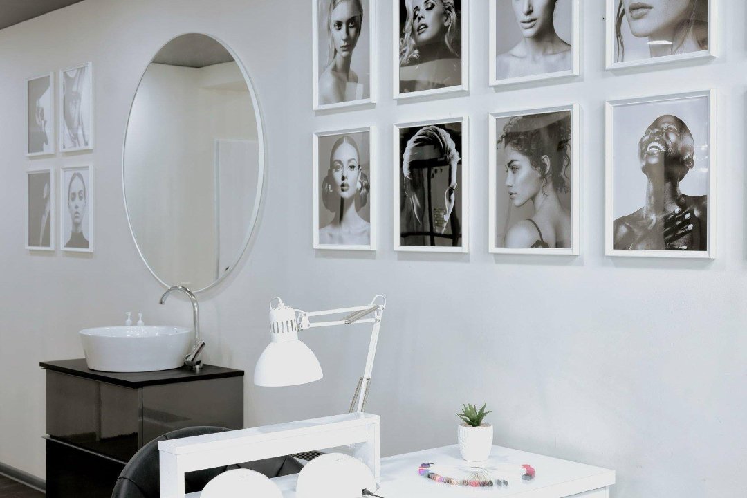 VYŠNIA nails (NAUJAMIESTIS), Mindaugo Maxima, Vilnius