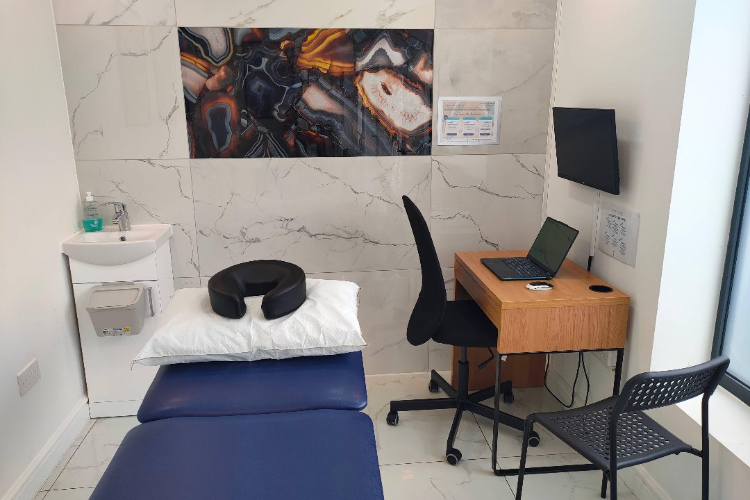 Move Well Osteopathy - Barnet, Barnet, London