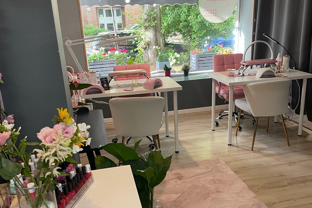 Bella‑Glow – Maniküre, Pediküre & Waxing in Hamburg, Fuhlsbüttel, Hamburg