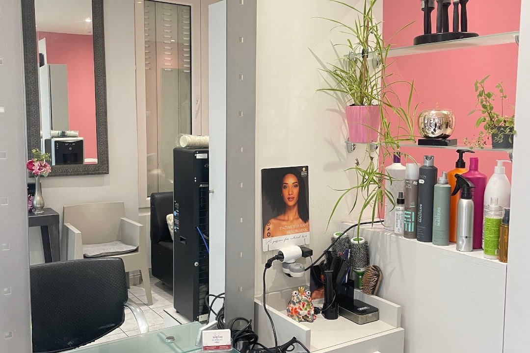 ALINA COIFFURE, Georges Brassens, Paris