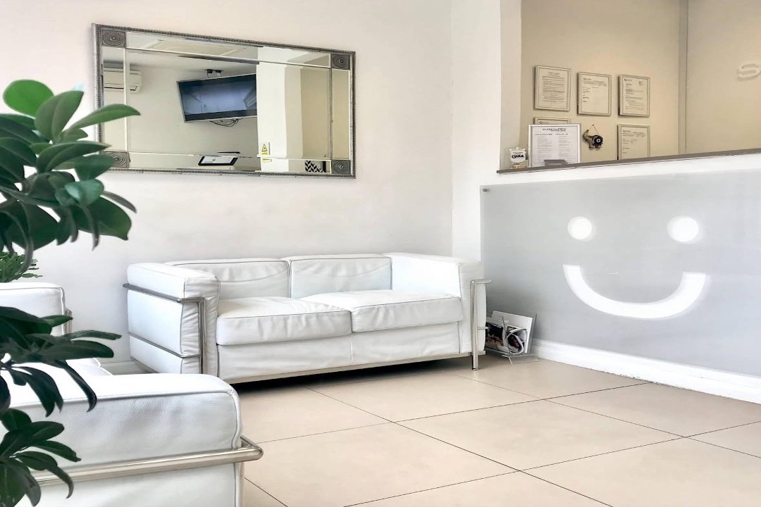 Super  White Dental Clinic, Oval, London
