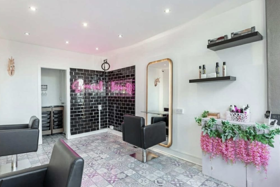 Sinead @ Broomhill Hair Boutique, Partick Station, Glasgow