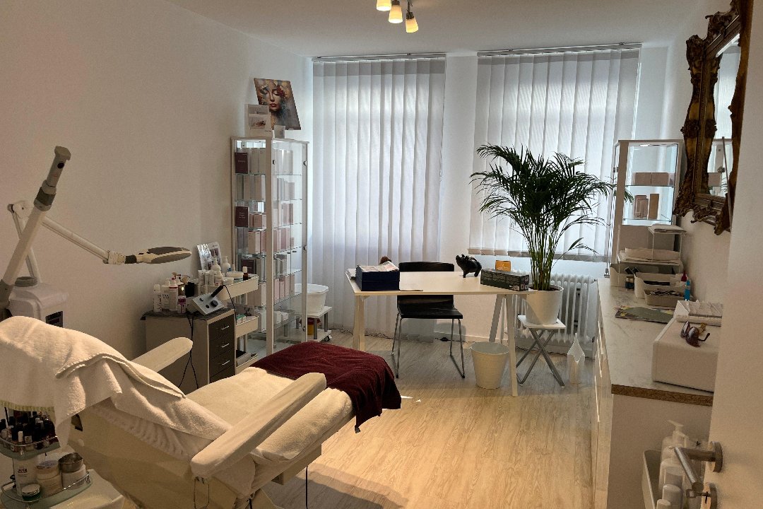 Kosmetik Kust, Lehel, München