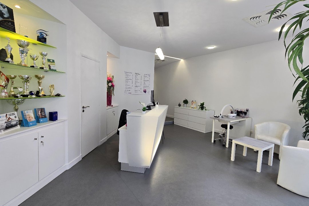 Esprit de corps, Mantes-la-Jolie, Yvelines