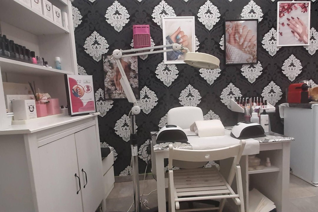 Salone Barbara Dantonio, San Salvario, Torino