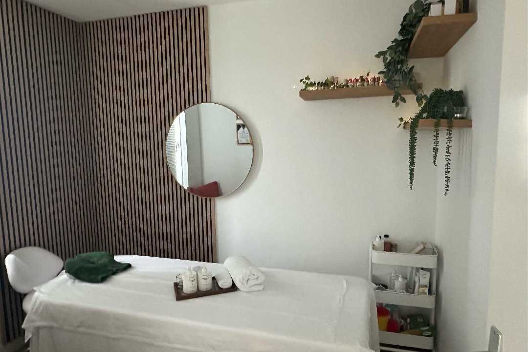 blossom gerardo beauty aesthetic, Bemmel, Gelderland