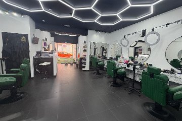 Maison La Noche by Street Barber