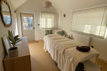 Talk Touch Heal - Massage - Complementary Therapies - Charlotte - Rowde