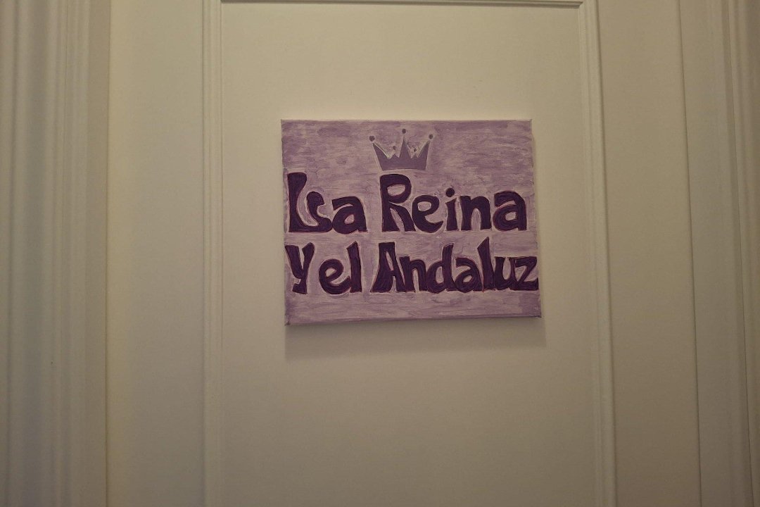 La reina y el andaluz, Benalmádena