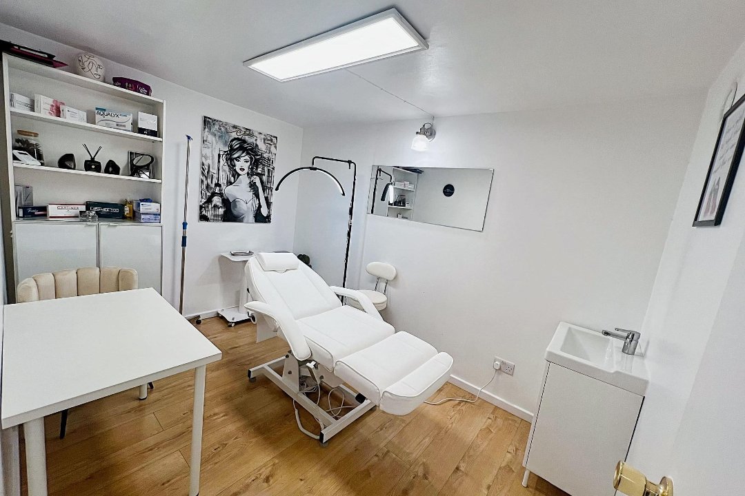 Clinique de paris, Holland Park, London