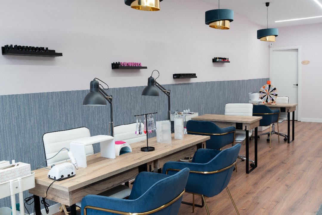 Emuná Nails, Príncipe de Vergara, Madrid