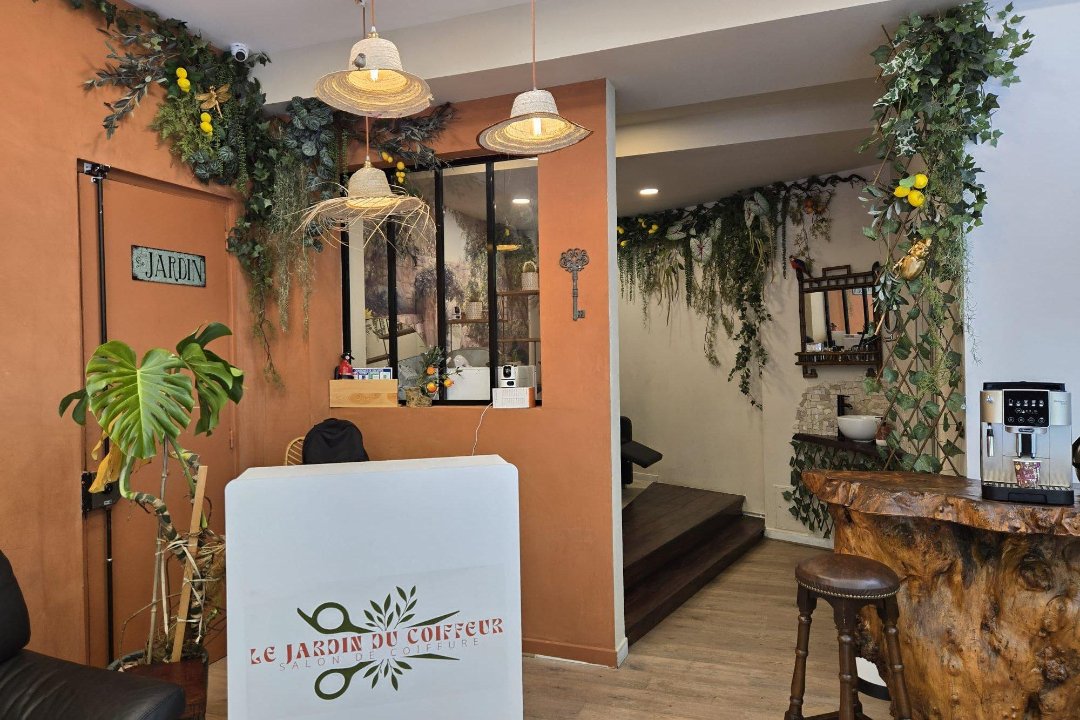 Le Jardin du Coiffeur, Av. Ledru Rollin, Paris