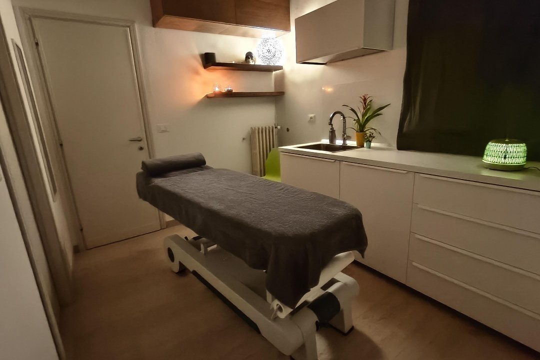 Stefano Rehab e Glow, Centro storico, Bologna