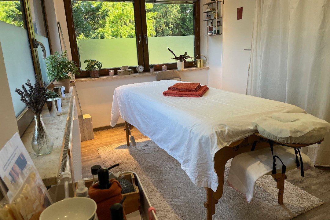 Zeit & Raum –  Massagen und Wellness für Frauen (Aschaffenburg), Innenstadt, Aschaffenburg