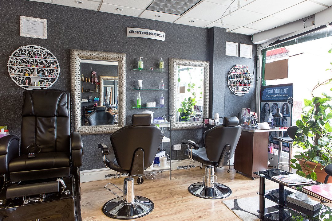 Happi's Hair & Beauty, Newbury Park, London