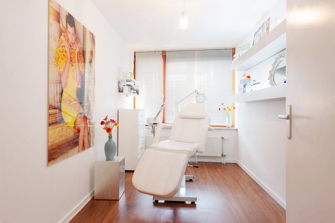 SKIN8: Skincare and Anti-aging Clinic, Kroeten, Breda